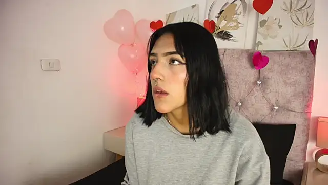 Dulce Bella  online show from February 16, 3:38 am