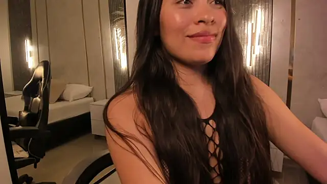 allie bruce online show from April 18, 3:53 am