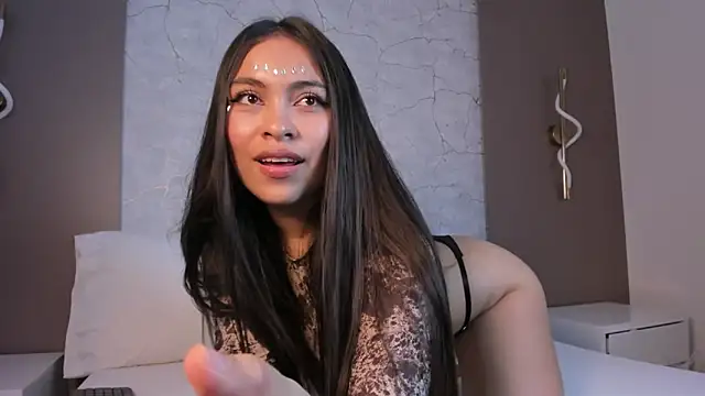 Snapshot of allie_bruce chatting on October 31, 8:27 pm allie bruce online show from October 31, 8:27 pm