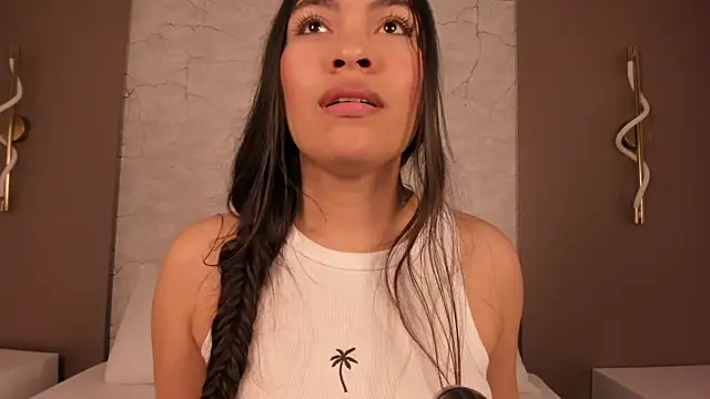 allie bruce online show from February 5, 3:24 am