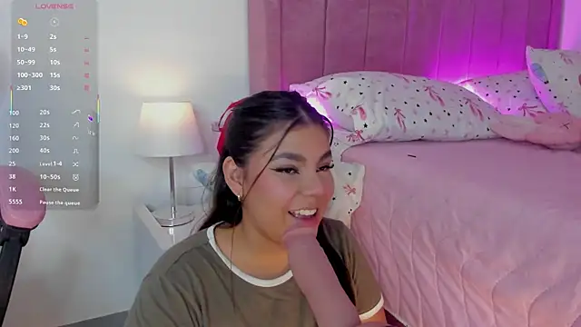 AliceThundeer online show from October 26, 4:02 am