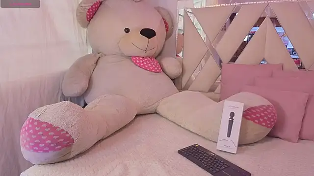 Snapshot of Kenndal_tay chatting on July 14, 7:31 pm Kenndal tay online show from July 14, 7:31 pm