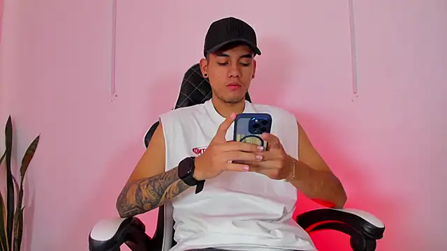 Nickyblazze  online show from September 26, 3:52 pm