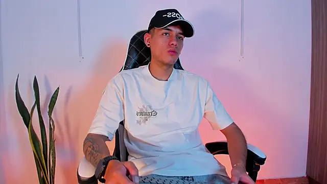 Nickyblazze  online show from October 7, 12:39 pm