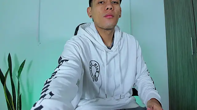 Nickyblazze  online show from October 6, 11:44 am