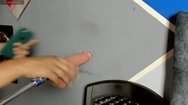 lau-hot online show from November 21, 7:35 pm