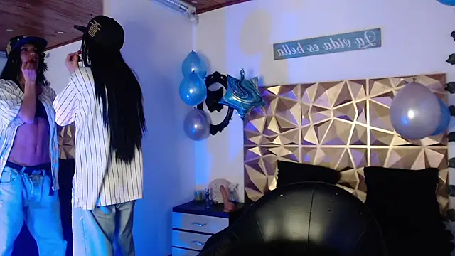 Trinity Knox online show from September 10, 3:33 pm