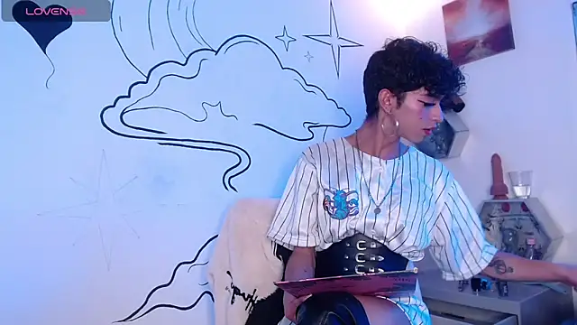 Trinity Knox online show from November 11, 4:46 pm