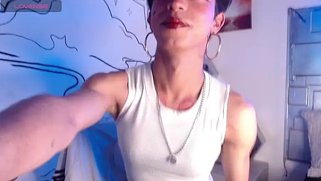 Trinity Knox online show from November 17, 4:55 pm