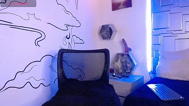 Trinity Knox online show from October 27, 6:53 pm