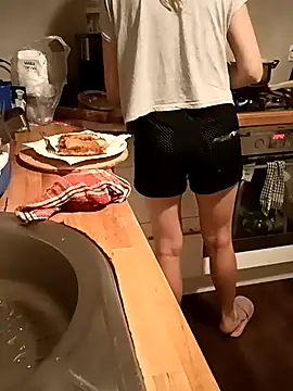 Snapshot of NiceBadgera chatting on September 13, 6:41 pm NiceBadgera online show from September 13, 6:41 pm