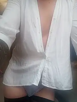 Snapshot of NiceBadgera chatting on October 10, 6:36 am NiceBadgera online show from October 10, 6:36 am