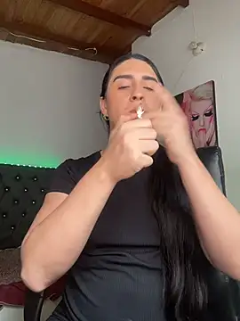lola diez online show from May 15, 3:54 pm