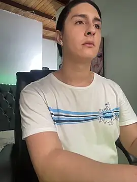 lola diez online show from April 8, 10:00 pm