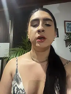 lola diez online show from June 1, 11:48 pm