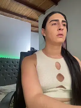 lola diez online show from April 9, 8:15 pm