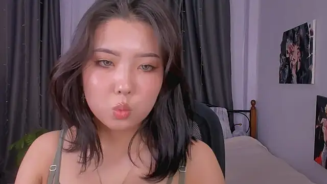 Snapshot of cutieskygirl_ chatting on December 15, 3:29 pm cutieskygirl online show from December 15, 3:29 pm