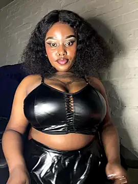 Snapshot of QUEEN_NOBUHLE_777 chatting on October 17, 5:48 pm QUEEN NOBUHLE 777 online show from October 17, 5:48 pm