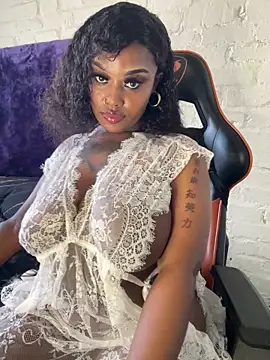 QUEEN NOBUHLE 777 online show from October 28, 1:32 pm