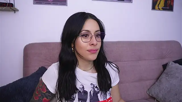 SophiieCumsx online show from June 26, 3:01 am