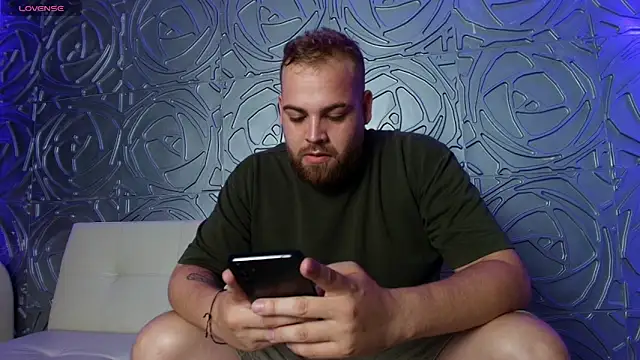 Snapshot of Sweetberryhot chatting on November 12, 7:40 pm Sweetberryhot online show from November 12, 7:40 pm