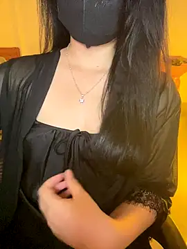Ngoc Quynh 18 online show from October 8, 4:19 pm