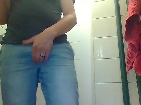 Snapshot of boytwink7 chatting on July 12, 2:51 pm boytwink7 online show from July 12, 2:51 pm