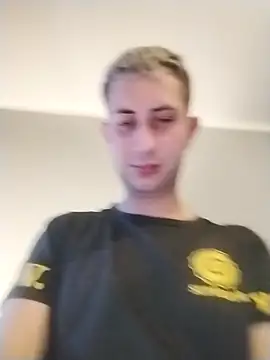 Snapshot of boytwink7 chatting on October 2, 6:11 pm boytwink7 online show from October 2, 6:11 pm