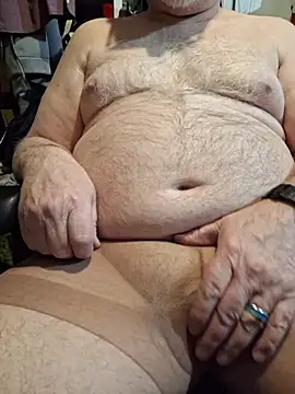 Snapshot of georgew62 chatting on March 29, 12:23 am georgew62 online show from March 29, 12:23 am