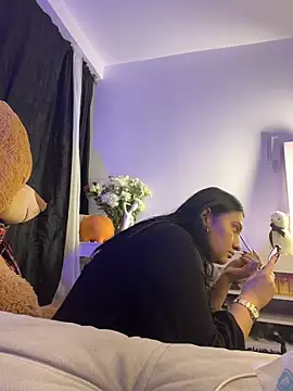 Elyross1  online show from October 24, 11:26 pm