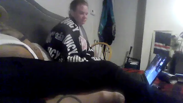 Snapshot of Sexdemonfrfr chatting on April 2, 1:46 am Sexdemonfrfr online show from April 2, 1:46 am