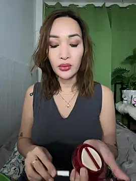 Snapshot of toni_0601 chatting on July 6, 1:01 am toni 0601 online show from July 6, 1:01 am