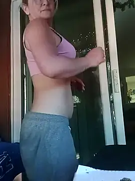 Snapshot of Goldenndoll chatting on November 15, 7:40 pm Goldenndoll online show from November 15, 7:40 pm