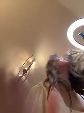 SophiiaStarr online show from January 6, 8:24 pm