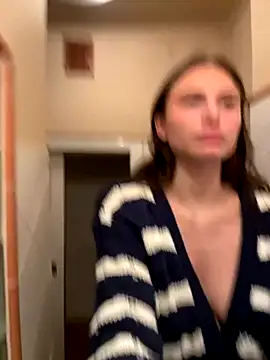 SophiiaStarr online show from November 23, 5:45 pm