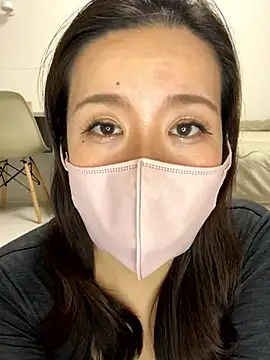 NATSUMI00 online show from December 3, 3:00 pm