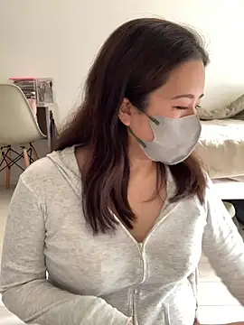 NATSUMI00 online show from November 6, 5:33 am