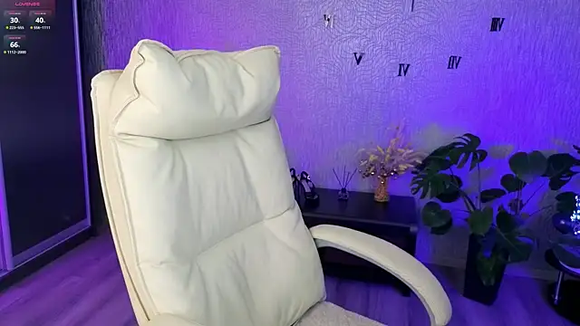 Snapshot of NikkiiStill chatting on June 14, 2:24 am NikkiiStill online show from June 14, 2:24 am