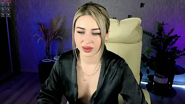 NikkiiStill online show from March 13, 3:11 am