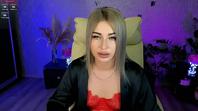 NikkiiStill online show from June 4, 2:49 am