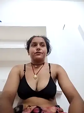 Sonam shinde online show from April 3, 9:21 pm