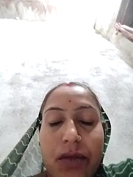 Snapshot of Sonam_shinde chatting on November 5, 10:02 pm Sonam shinde online show from November 5, 10:02 pm