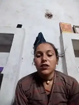 Snapshot of Sonam_shinde chatting on October 28, 9:58 pm Sonam shinde online show from October 28, 9:58 pm