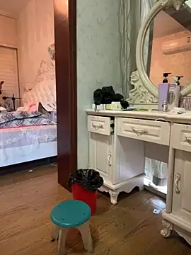 smgirls online show from October 27, 9:32 am