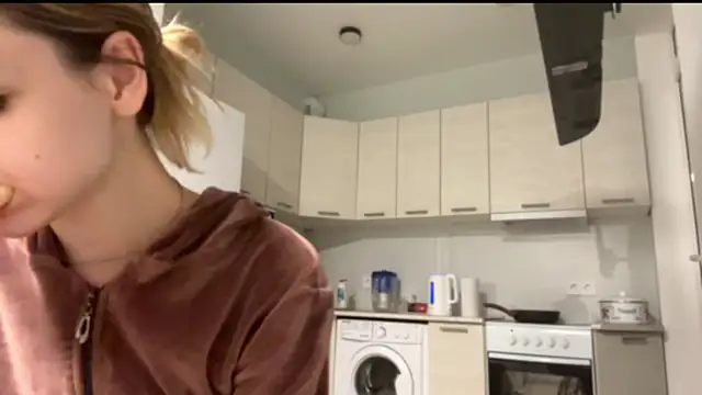 Denni Spilber online show from November 4, 3:38 pm