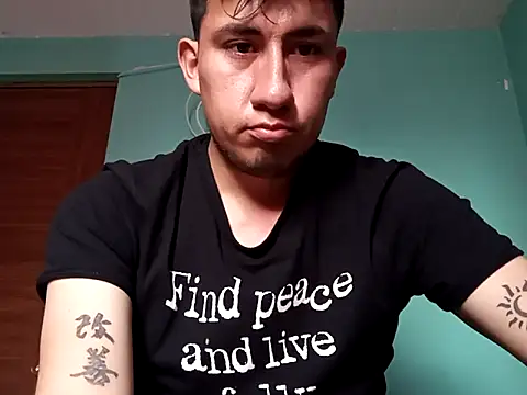 True Di online show from October 25, 3:56 pm