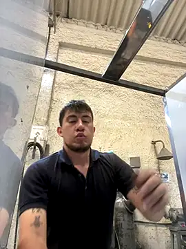 True Di online show from December 18, 4:33 pm