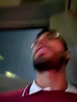 Snapshot of DanteWinter chatting on November 21, 2:21 am DanteWinter online show from November 21, 2:21 am