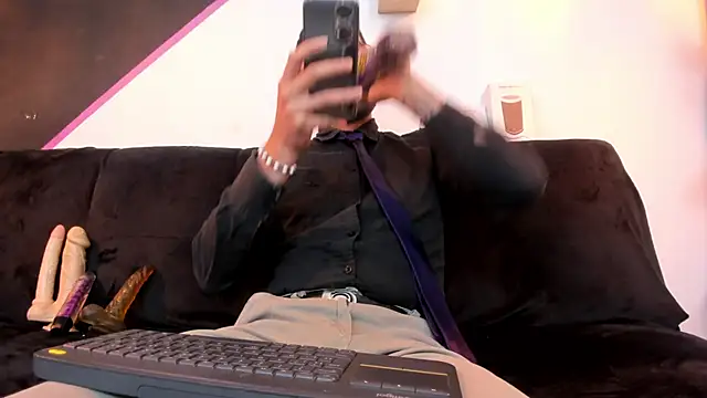 Snapshot of DanteWinter chatting on November 10, 3:44 am DanteWinter online show from November 10, 3:44 am