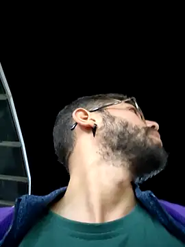 Snapshot of DanteWinter chatting on November 8, 2:26 am DanteWinter online show from November 8, 2:26 am